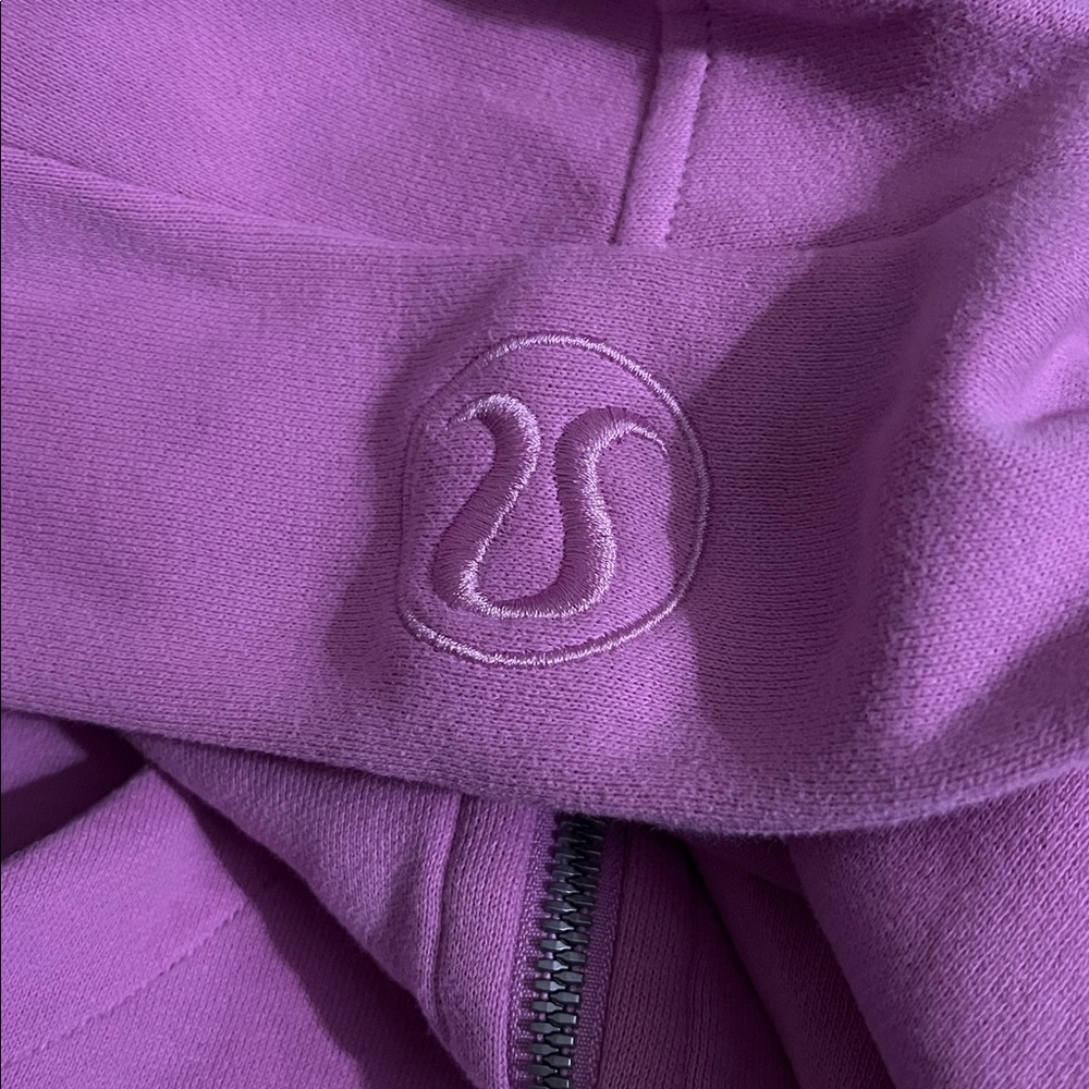 M26 Lululemon Scuba Sweater - Picture 6 of 6